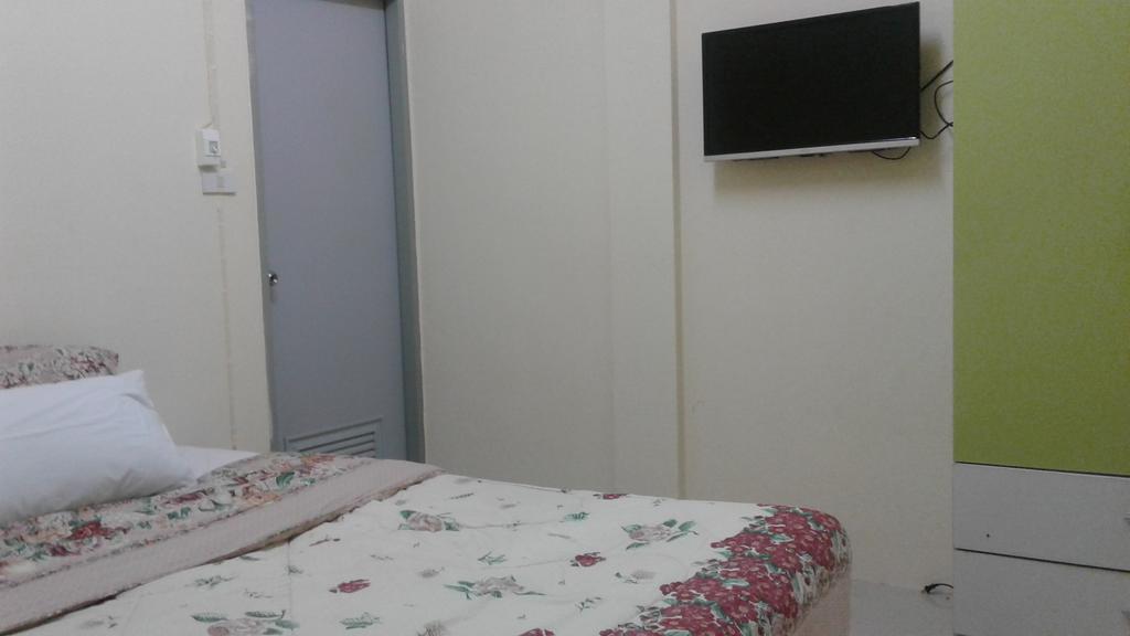 Lemon Tree Motel Сураттхани Экстерьер фото